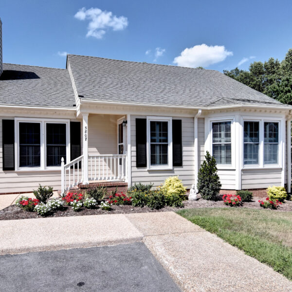 At Williamsburg Landing you'll enjoy picturesque senior living. Our community offers Independent Living options such as The Moorings Neighborhood. Learn more!