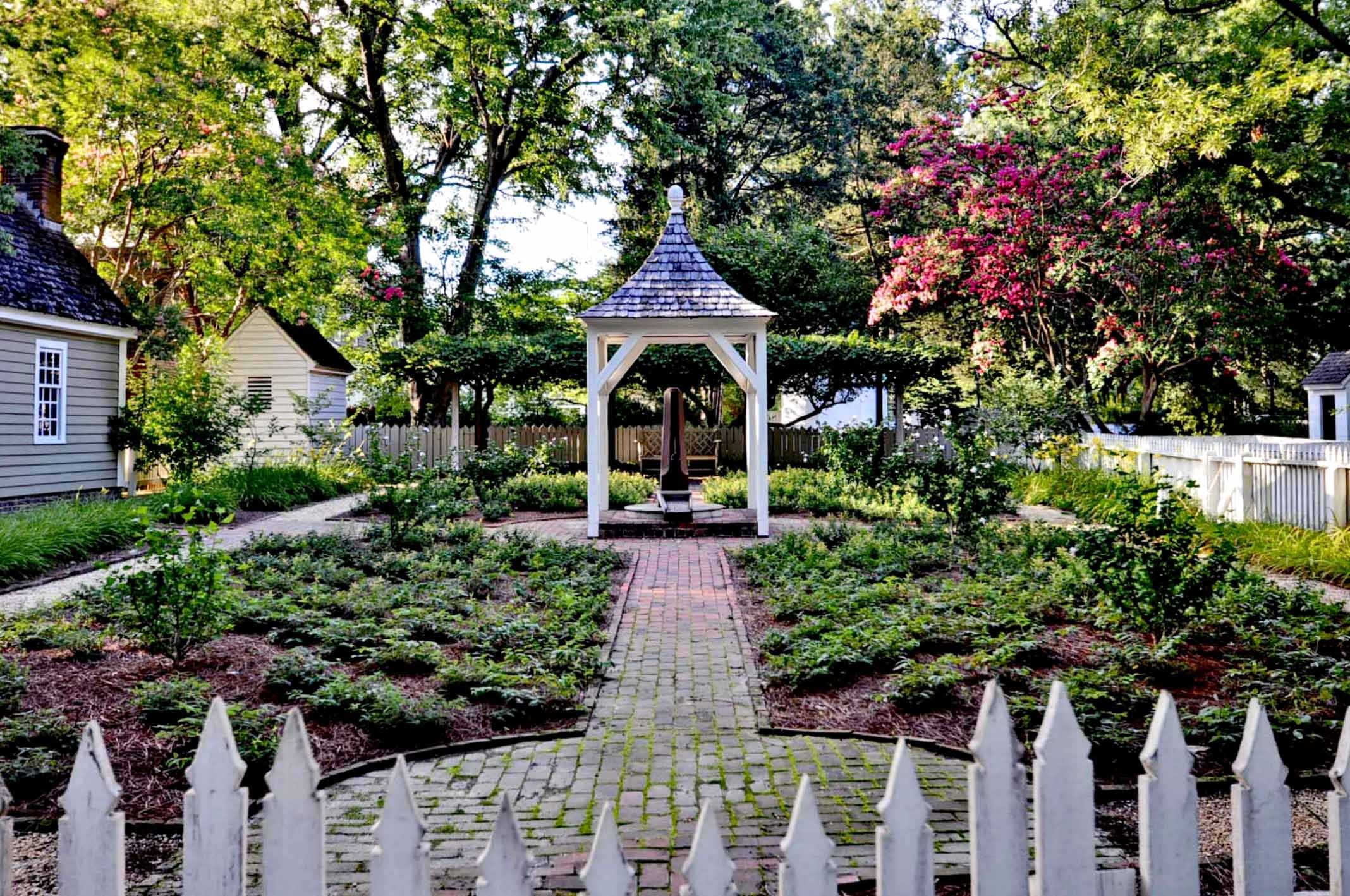 Our community at Williamsburg Landing is committed to fostering a workplace of excellence. Learn more about our community's cultural values.